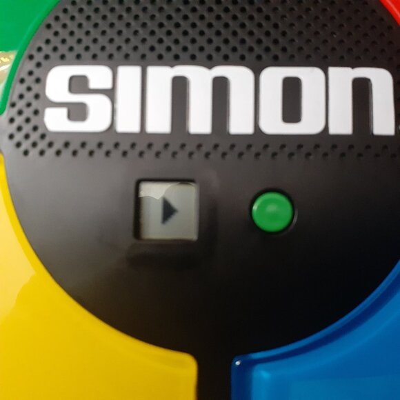 Hasbro Simon Classic Electronic Memory Game 2013 Works Great! Model 1897 Retro! - Picture 7 of 10